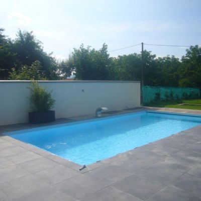 installation-piscine-pvc-bleu-apres